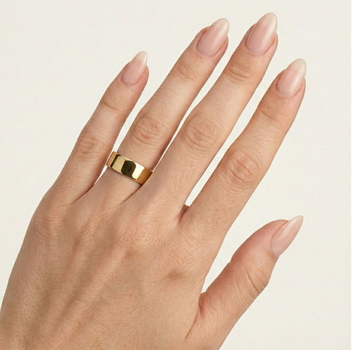 Leichter 5 mm Ehering aus Gelbgold