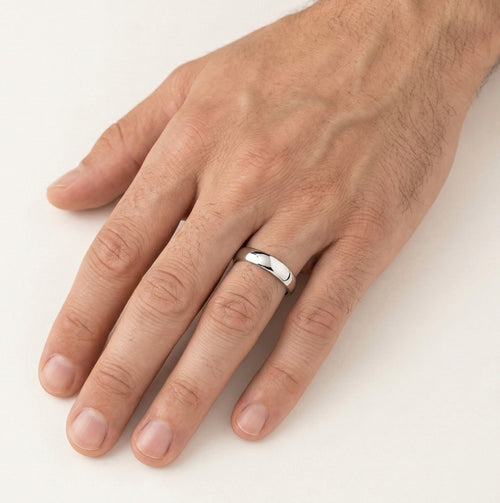 Elegantes anillos de boda finos de oro blanco