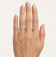 Anillo de boda elegante de oro rosa