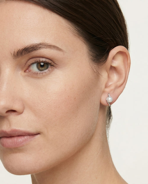 Silver earrings with pearl