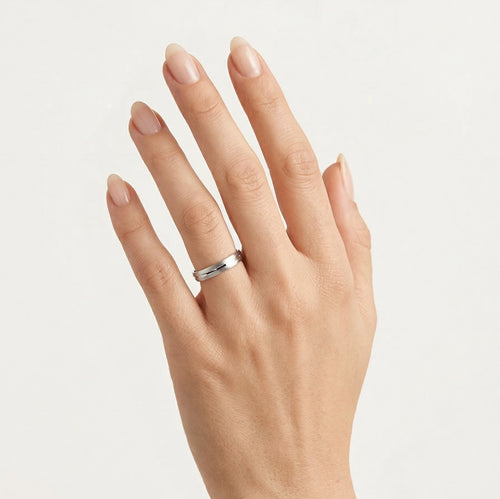 Anillo de boda de oro blanco mate y altamente pulido