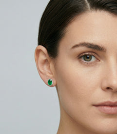 Pendientes de plata de ley con esmeralda en corte ovalado y halo