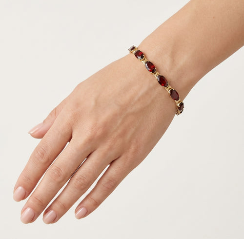 Elegantes ovales Granat-Armband