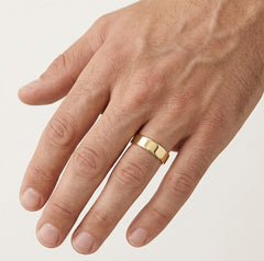 Anillo de boda de oro amarillo pulido alto