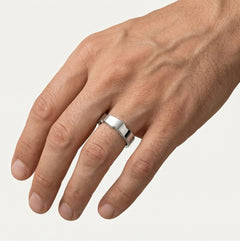 White gold wedding ring with solitaire option of stone