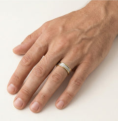 Elegantní dvoubarevný zlatý snubní prsten