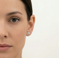 Pendientes sencillos de oro blanco con diamantes