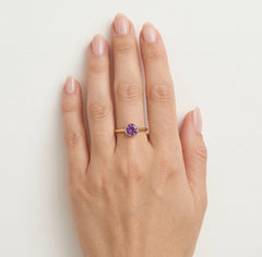 Bague en or avec améthyste violette