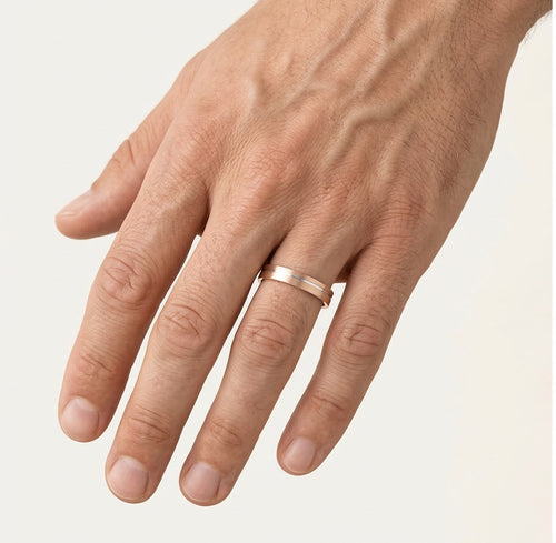 Roségold Ehering mit weißer Rhodium-Linie