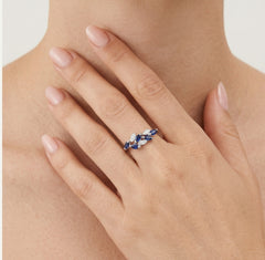 Anillo brillante con zafiro marquesa