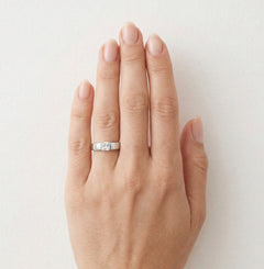Stříbrný prsten v princess tvaru