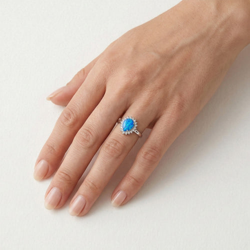 Anillo de ópalo azul en forma de pera