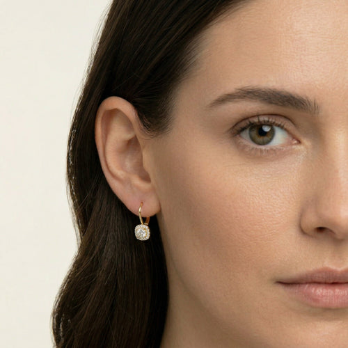 Kissenförmige Zirkonia-Goldohrringe