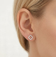 Pendientes de botón con trébol de plata de ley y circonita