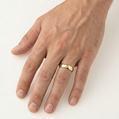 Klasický snubní prsten ze žlutého zlata