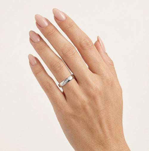 Weißgold-Trauring mit Blatt-Design