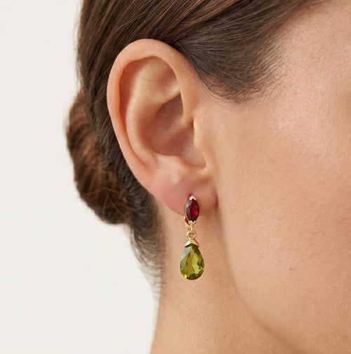 Elegante Moldavit- und Granat-Ohrhänger