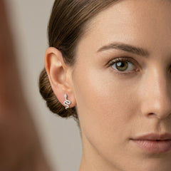 Náušnice s přírodními kulatými diamanty ze žlutého zlata ve tvaru hada