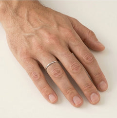 Bague de mariage classique en or blanc