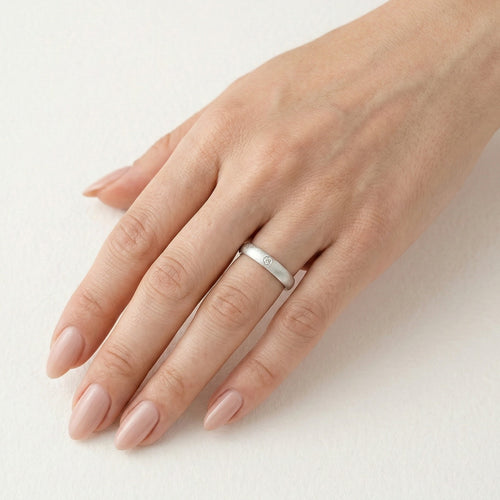 Ringe aus Weißgold mit matter Oberfläche