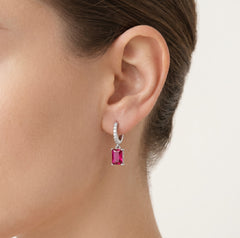 Boucles d’oreilles en argent sterling avec l’élégance du rubis