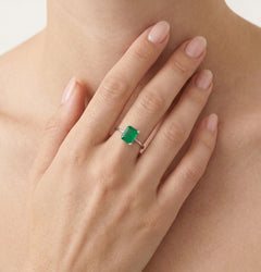 Prsten s Nefritem v emerald brusu