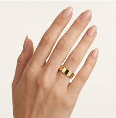Anillo de boda macizo de oro amarillo