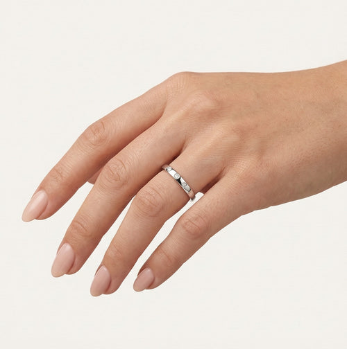 Dünne elegante Weißgold-Ringe