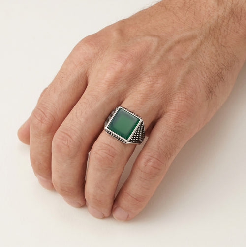 Silver bold ring with princess jade