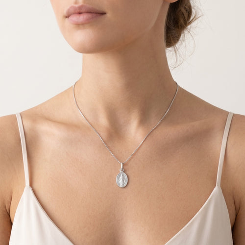 Medaillon der Mutter Maria aus Sterlingsilber