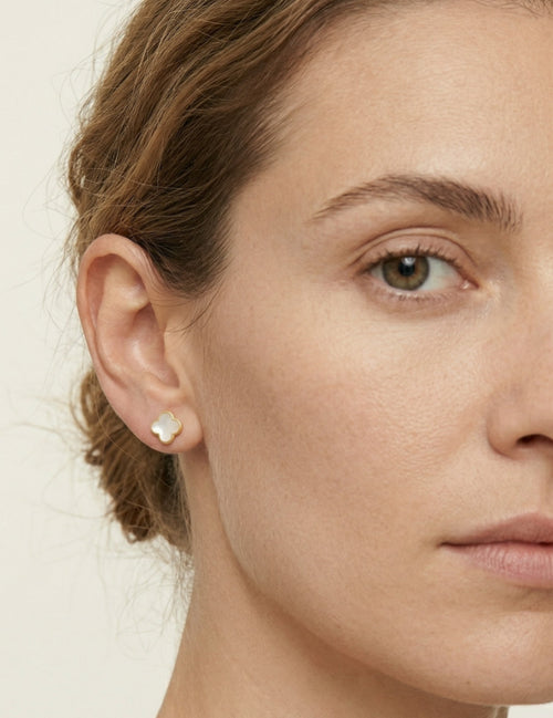 Gelbgold-Ohrstecker mit Perlmutt-Kleeblatt