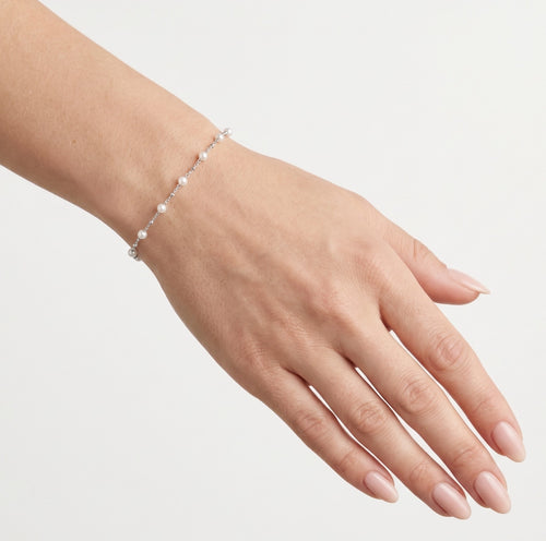 Pulsera de oro blanco con perlas de agua dulce