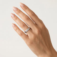 Unikátní vyřezávaná technika snubního prstenu z bílého zlata