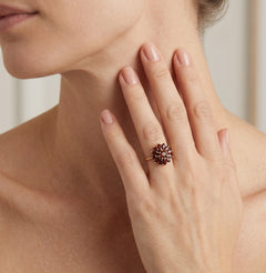 Garnet flower ring in 14kt gold