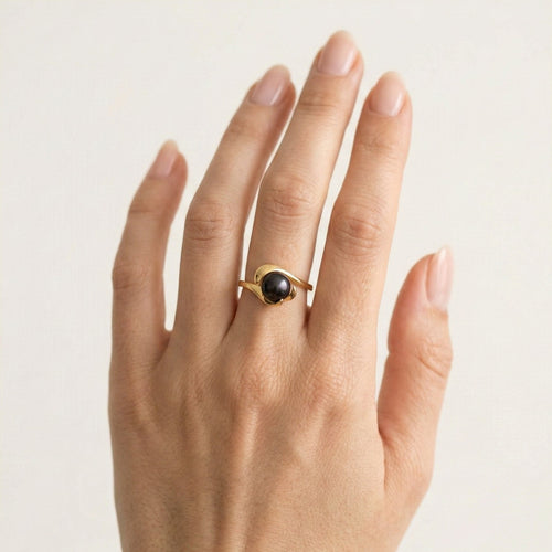 Einzigartiger Ring mit schwarzer Perle