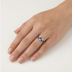 Anillo brillante con zafiro marquesa