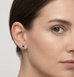 Stříbrné náušnice s modrým kamenem
