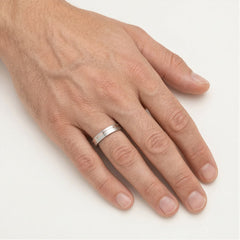 Ehering aus Weiß- und Roségold im quadratischen Design