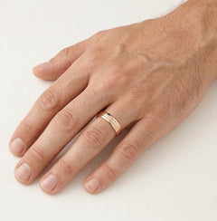 Quadratischer Trauring aus Roségold