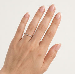 Jednoduchý lesklý snubní prsten z růžového zlata