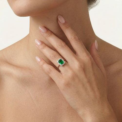 Königlicher Damenring mit Smaragd und Zirkonia
