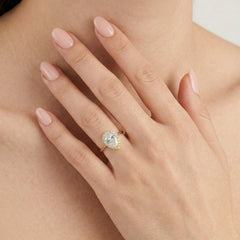 Zlatý prsten s kapkovým zirkonem