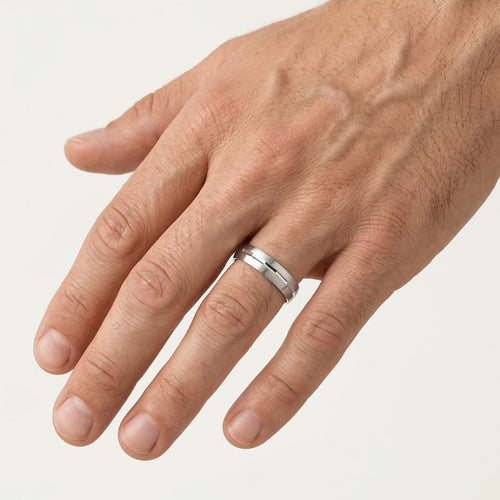 Anillo de boda de oro blanco mate y altamente pulido