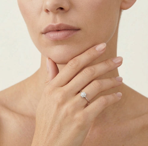Bague petite fleur en diamant