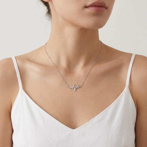 Silberne Halskette mit Puls, Herz und Zirkonia