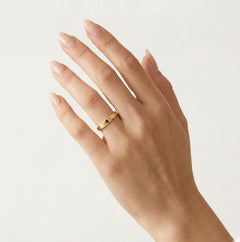 Elegantní snubní prsten ze žlutého zlata