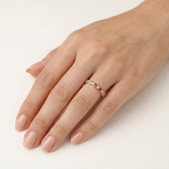 Vibrant sapphire and diamond ring