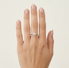 Bague petite fleur en diamant