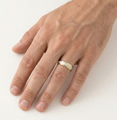 Dvoubarevný snubní prsten