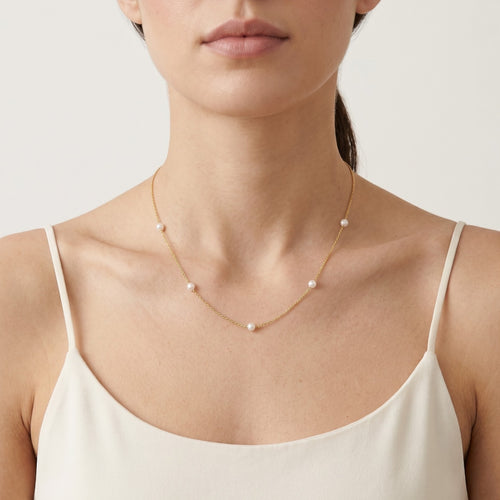 Five pearls gold necklace